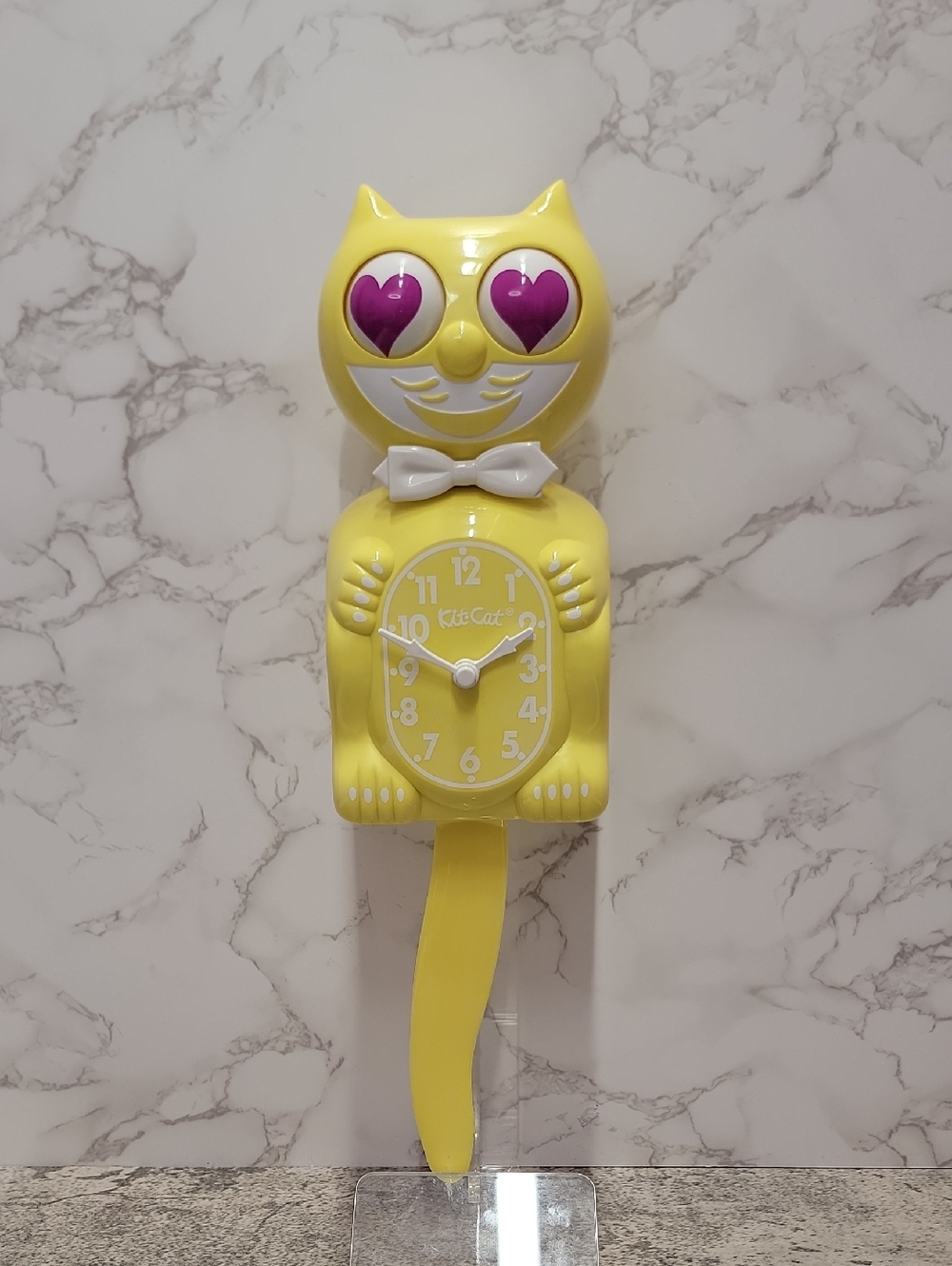 Rare Daffodil Kit-Cat Klock clock with Magenta Heart eyes Limited Edition
